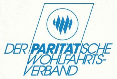 Das damals neu eingeführte Logo de Paritätischen in Blau mit Hervorhebung des Wortes "Parität".